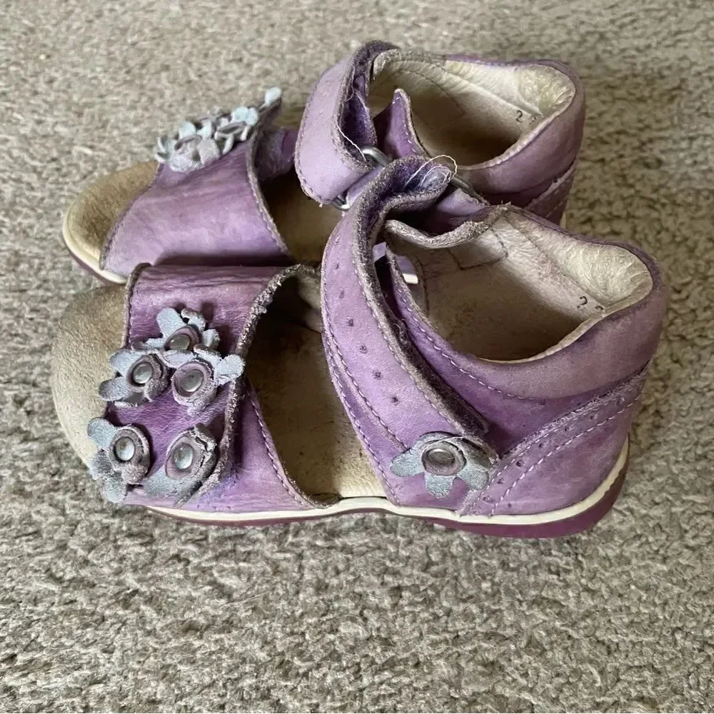 Däumling German Girl Leather Walking Learning Shoe Purple with Flowers Size 7